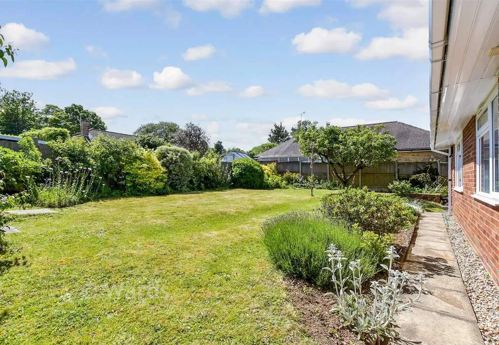 Rear Garden - St. Andrew's Gardens, Shepherdswell, Kent - Wards of Kent