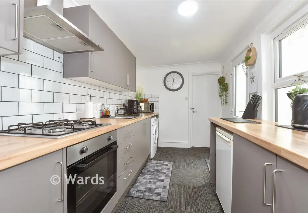 Kitchen - Park Street, Dover, Kent - Wards of Kent