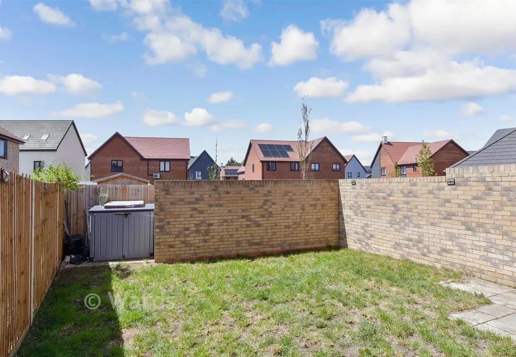 Rear Garden - Serpentine Road, Faversham, Kent - Wards of Kent