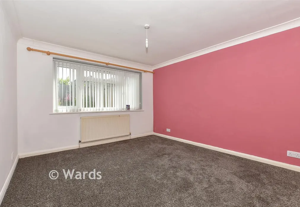 Bedroom 1 - Ashford Road, St Michaels, Tenterden, Kent - Wards of Kent