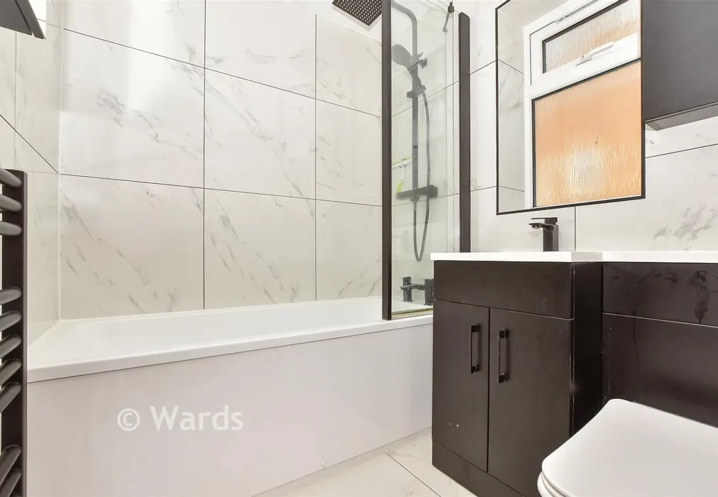 Bathroom - Ashford Road, St Michaels, Tenterden, Kent - Wards of Kent