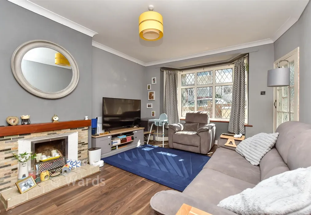 Lounge - St. Leonard's Avenue, Chatham, Kent - Wards of Kent