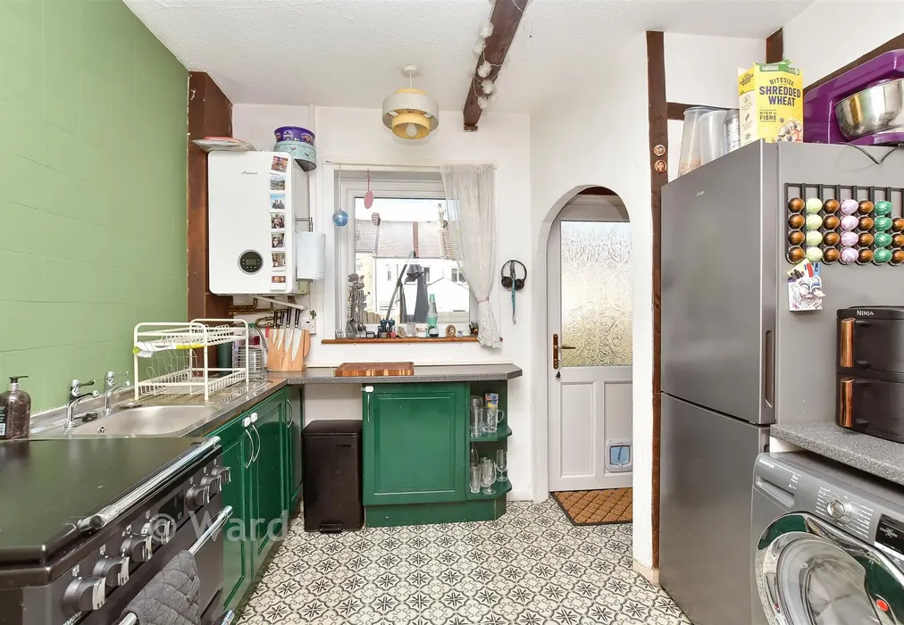 Kitchen - St. Leonard's Avenue, Chatham, Kent - Wards of Kent