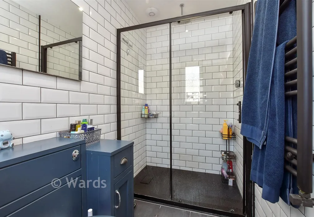 Internal Feature - St. Leonard's Avenue, Chatham, Kent - Wards of Kent