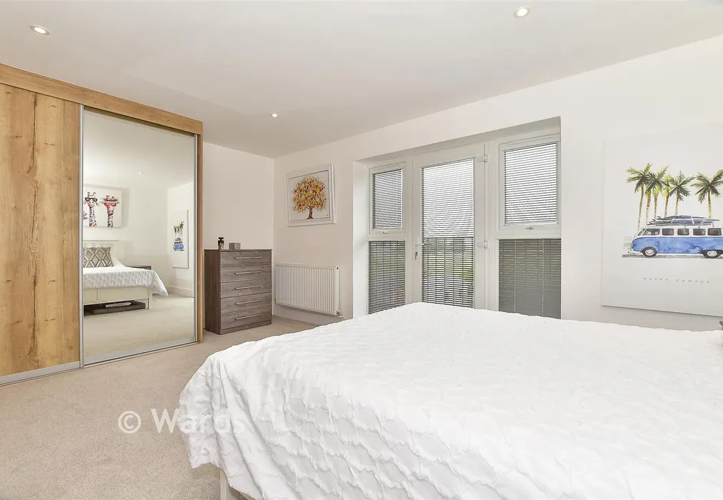 Bedroom 1 - Adie Road, Greatstone, Kent - Wards of Kent