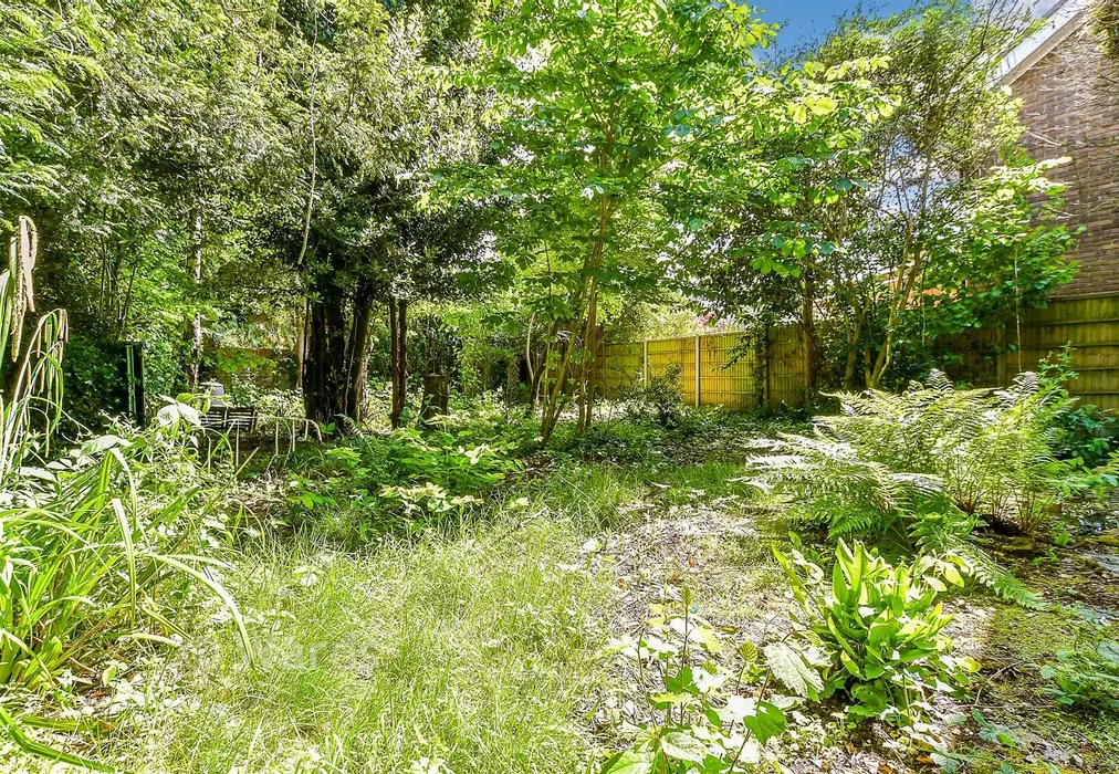 Rear Garden - Maidstone Road, Paddock Wood, Kent - Wards of Kent