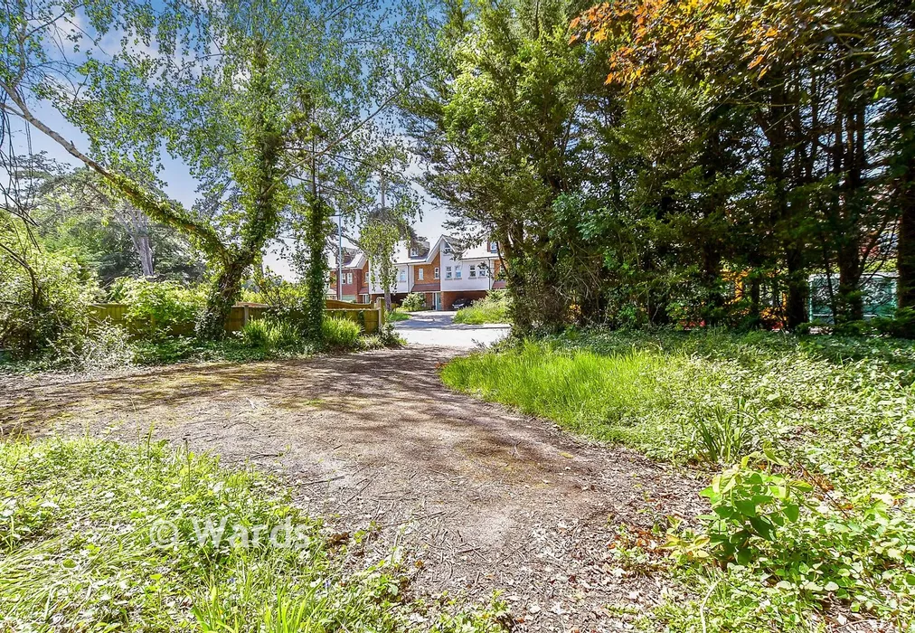 Driveway/Parking - Maidstone Road, Paddock Wood, Kent - Wards of Kent