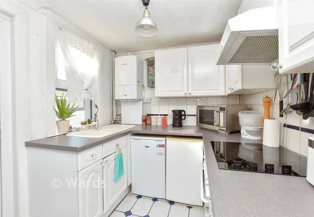 Kitchen - Granville Road, Gillingham, Kent - Wards of Kent