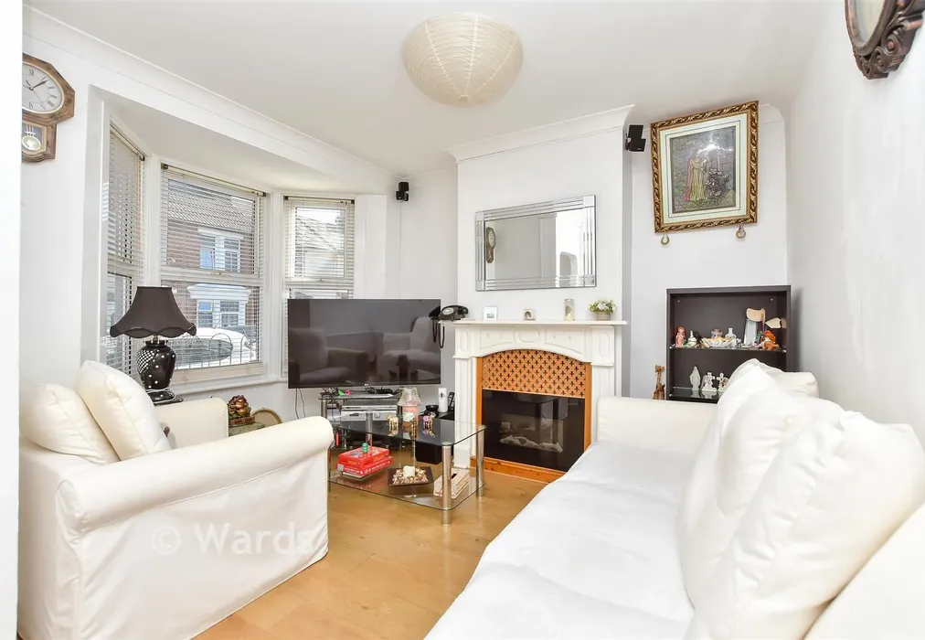 Lounge - Granville Road, Gillingham, Kent - Wards of Kent