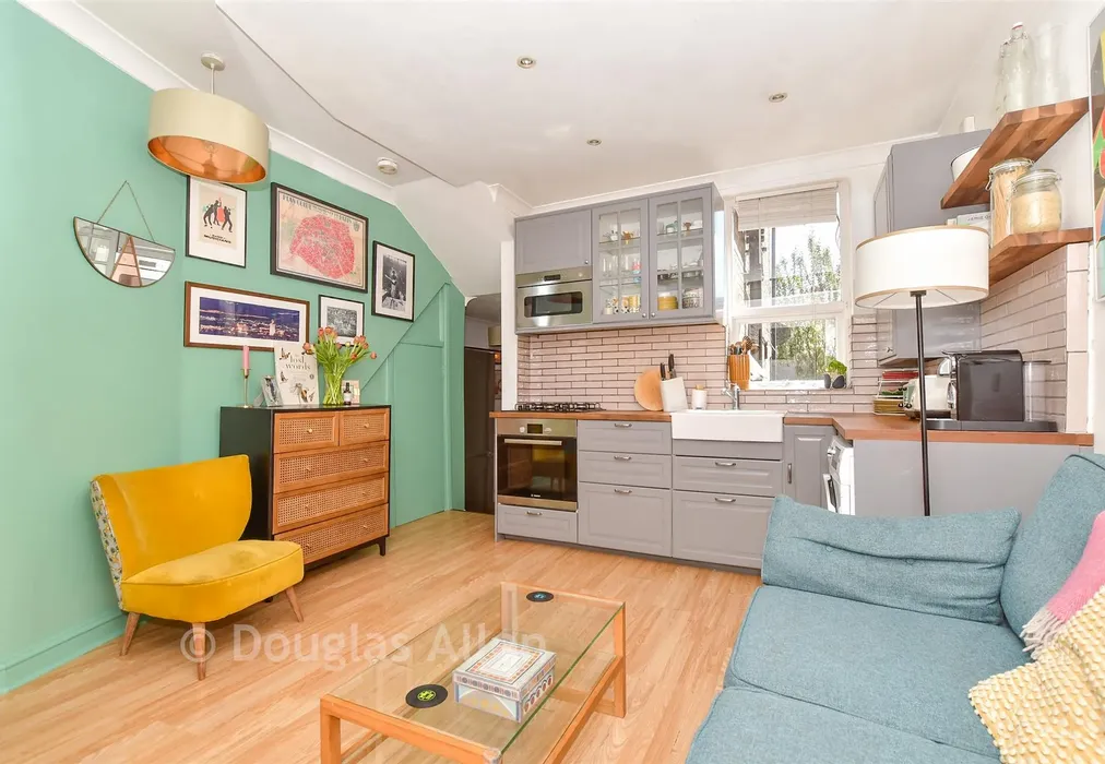 Lounge/Diner/ Kitchen - Belmont Park Road, Leyton - Wards of Kent