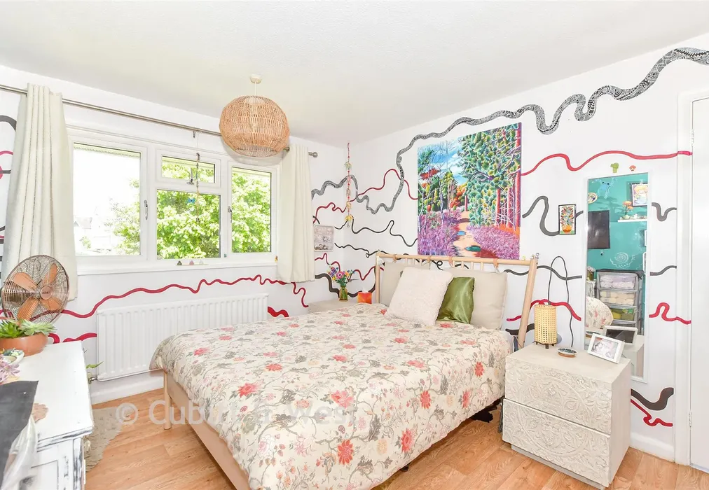 Bedroom 2 - Ellesmere Orchard, Westbourne, Hampshire - Wards of Kent