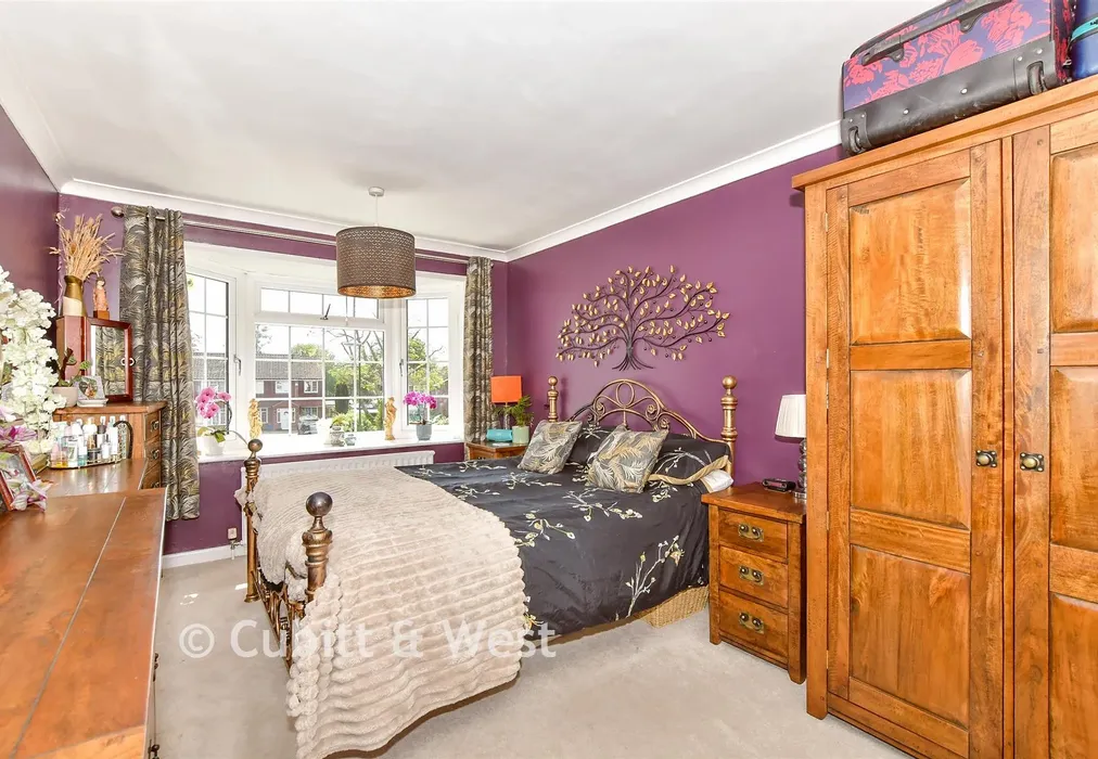 Bedroom 1 - Ellesmere Orchard, Westbourne, Hampshire - Wards of Kent