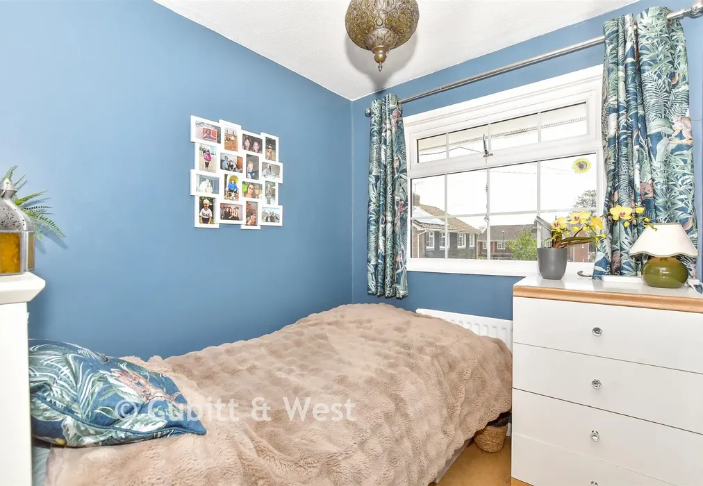 Bedroom 3 - Ellesmere Orchard, Westbourne, Hampshire - Wards of Kent