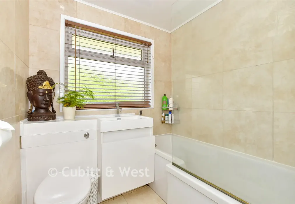 Bathroom - Ellesmere Orchard, Westbourne, Hampshire - Wards of Kent
