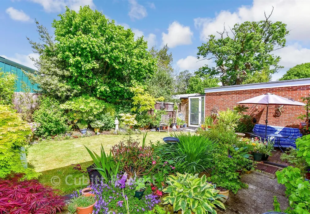 Rear Garden - Ellesmere Orchard, Westbourne, Hampshire - Wards of Kent