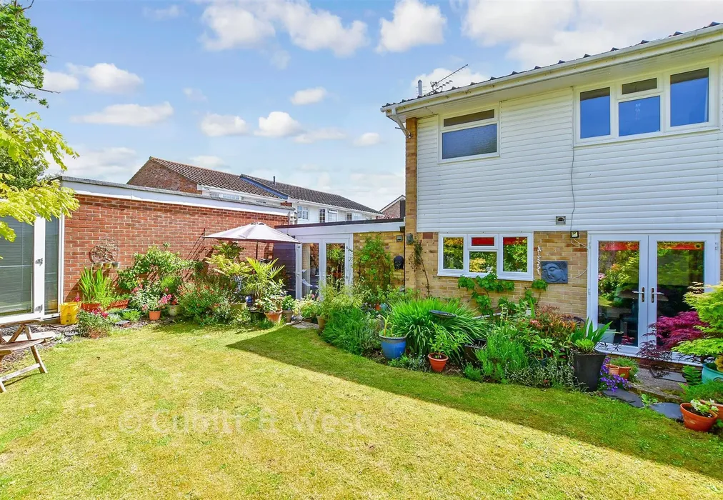 Rear Garden - Ellesmere Orchard, Westbourne, Hampshire - Wards of Kent