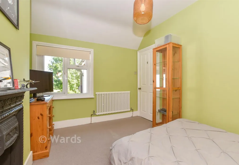 Bedroom 2 - Faversham Road, Boughton Lees, Kent - Wards of Kent
