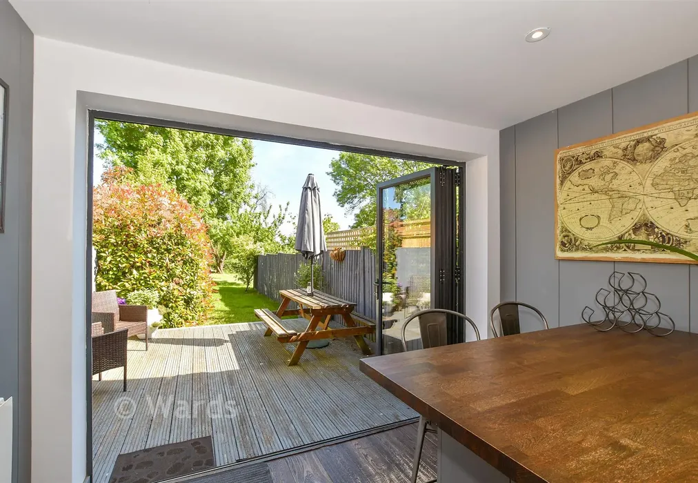 Internal Lifestyle Photograph - Faversham Road, Boughton Lees, Kent - Wards of Kent