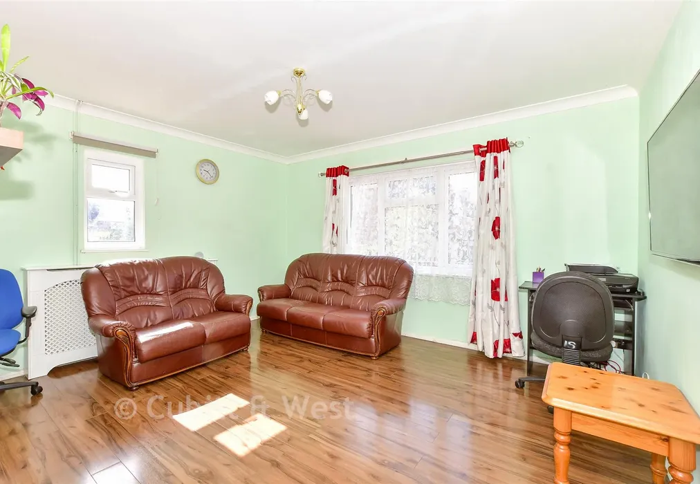 Lounge - Third Avenue, Portsmouth, Hampshire - Wards of Kent