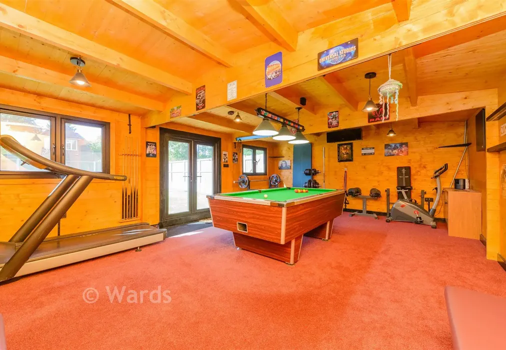 Gym/Pool Room - Cheshunt Close, Meopham, Kent - Wards of Kent
