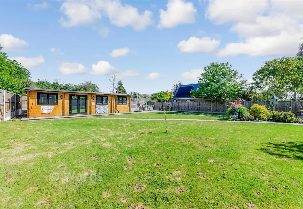 Rear Garden - Cheshunt Close, Meopham, Kent - Wards of Kent