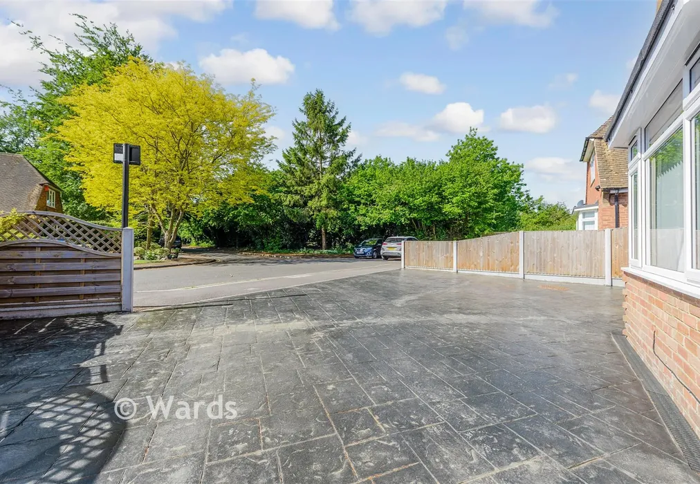 Driveway/Parking - Cheshunt Close, Meopham, Kent - Wards of Kent