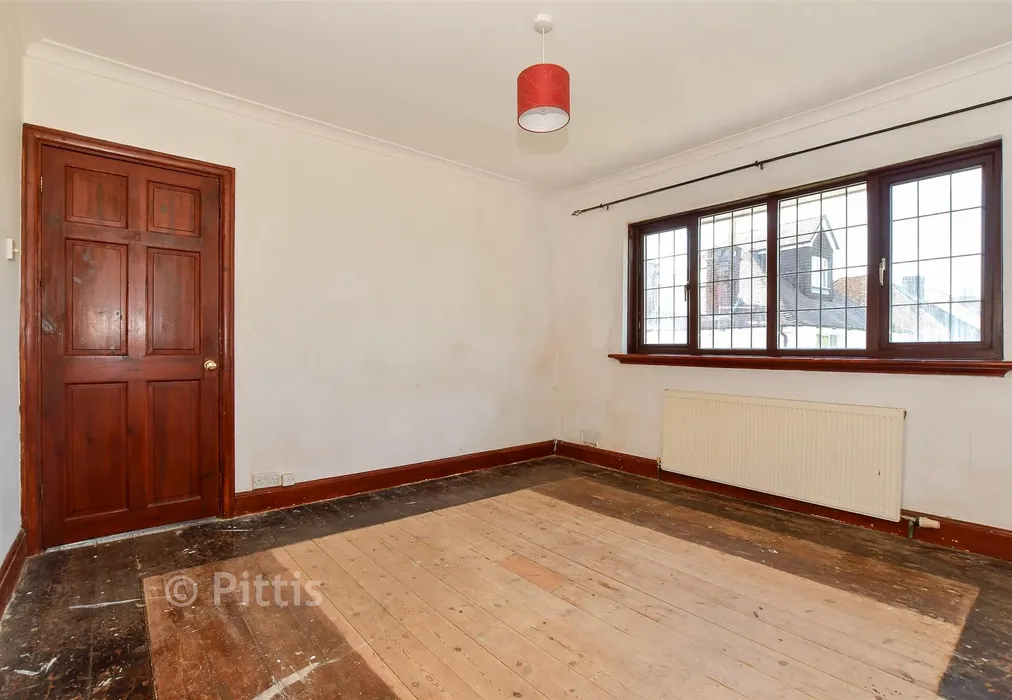 Bedroom 2 - Alderbury Road, Newport, Isle of Wight - Wards of Kent