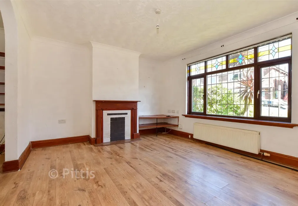 Lounge - Alderbury Road, Newport, Isle of Wight - Wards of Kent