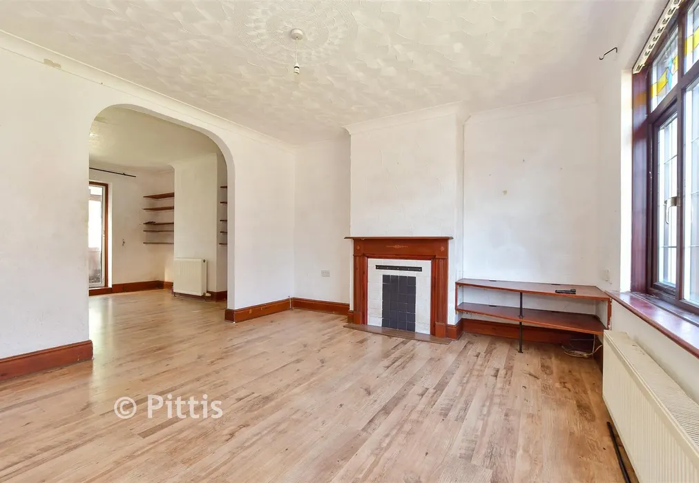 Lounge - Alderbury Road, Newport, Isle of Wight - Wards of Kent