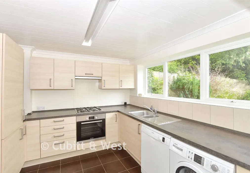 Kitchen - Dunedin Drive, Caterham, Surrey - Wards of Kent