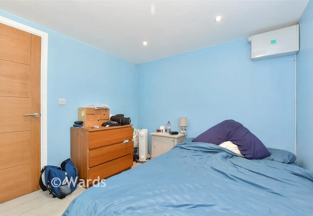 Bedroom - Falmouth Place, Five Oak Green, Kent - Wards of Kent