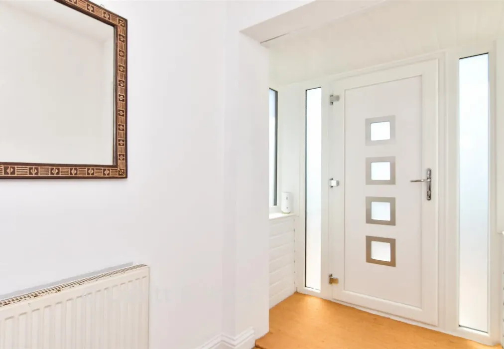 Internal Lifestyle Photograph - Sefton Road, Portslade, Brighton, East Sussex - Wards of Kent