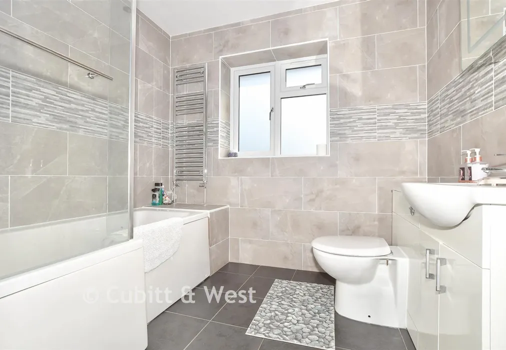 Bathroom - Keymer Road, Burgess Hill, West Sussex - Wards of Kent