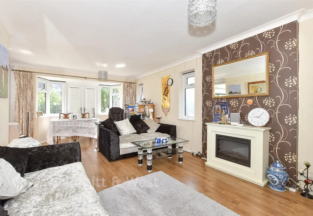 Lounge - Keymer Road, Burgess Hill, West Sussex - Wards of Kent