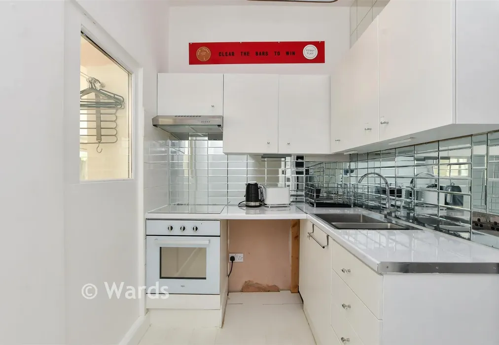 Kitchen - Sweyn Road, Cliftonville, Margate, Kent - Wards of Kent