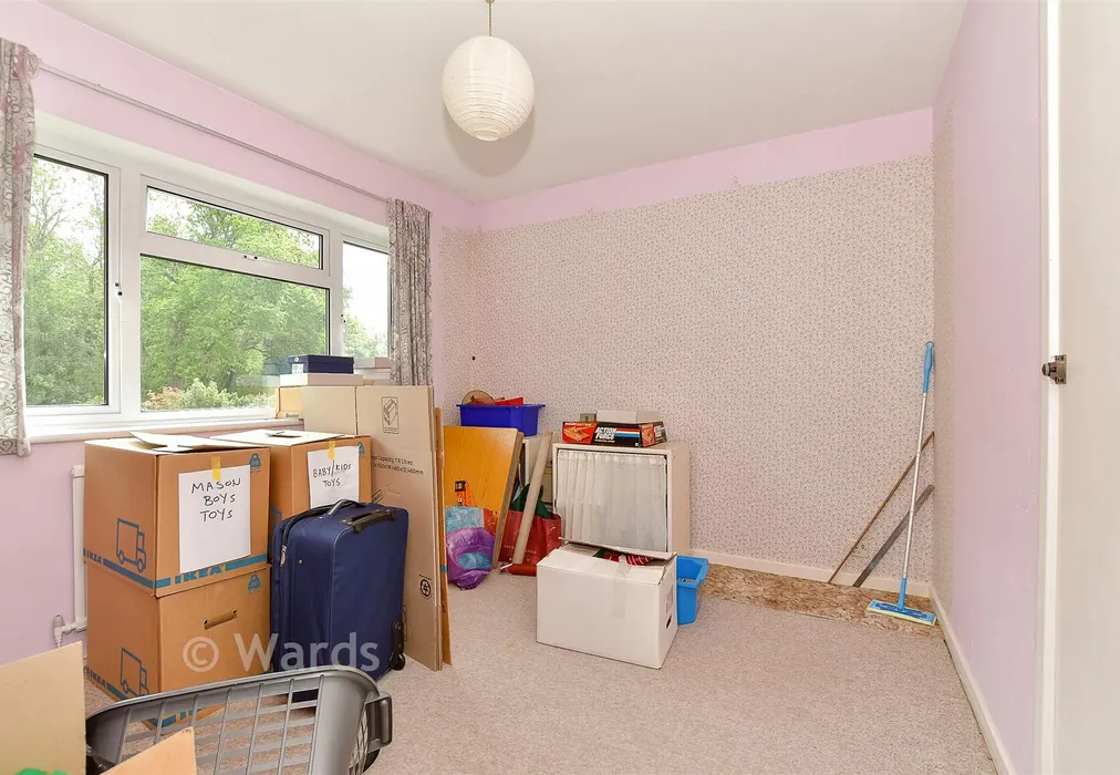 Bedroom 2 - Fernholt, Tonbridge, Kent - Wards of Kent