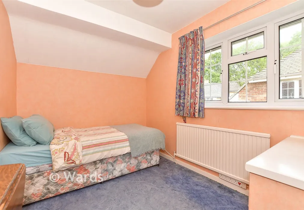 Bedroom 3 - Fernholt, Tonbridge, Kent - Wards of Kent