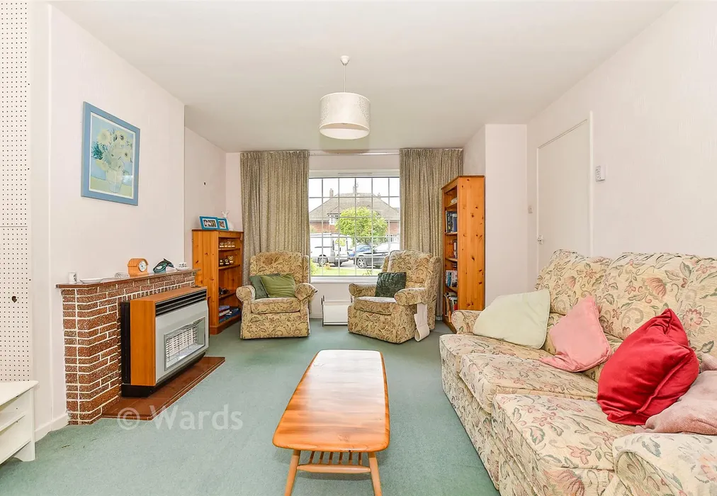 Lounge - Fernholt, Tonbridge, Kent - Wards of Kent