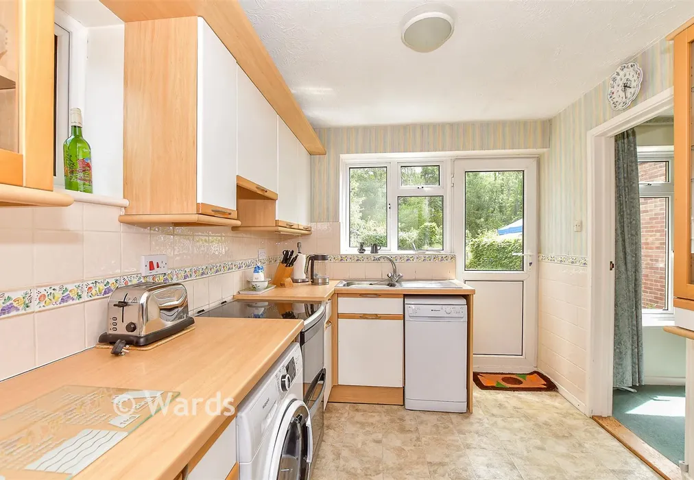 Kitchen - Fernholt, Tonbridge, Kent - Wards of Kent