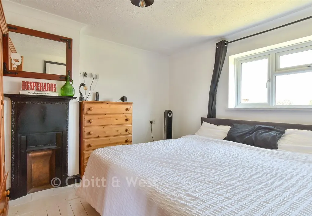 Bedroom 1 - Dacre Road, Herstmonceux, Hailsham, East Sussex - Wards of Kent