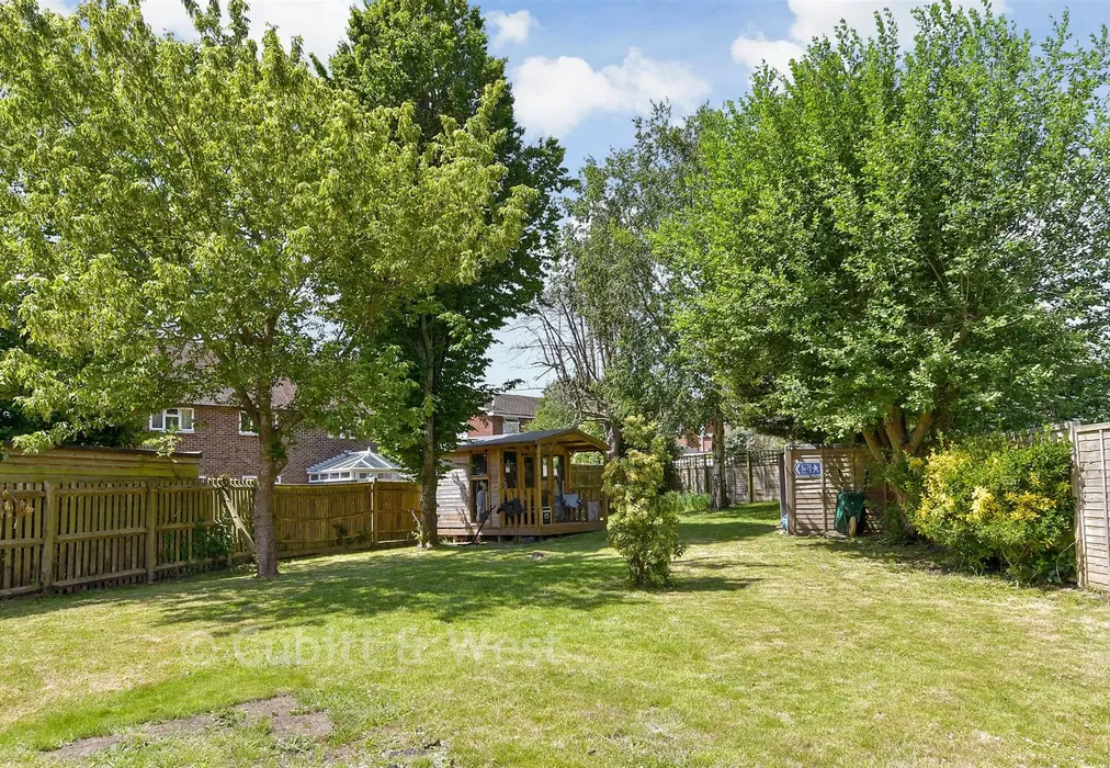 Rear Garden - Dacre Road, Herstmonceux, Hailsham, East Sussex - Wards of Kent