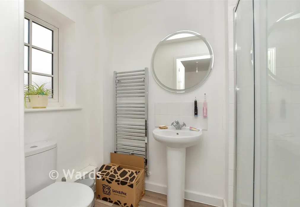 Bathroom - Goldfinch Drive, Faversham, Kent - Wards of Kent