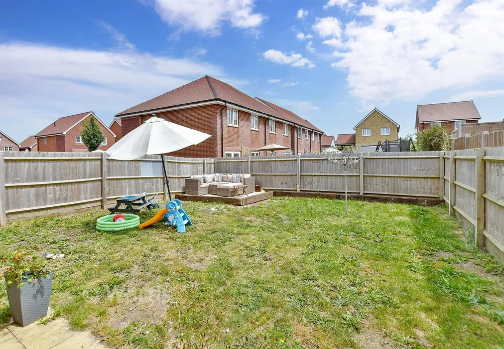 Rear Garden - Goldfinch Drive, Faversham, Kent - Wards of Kent