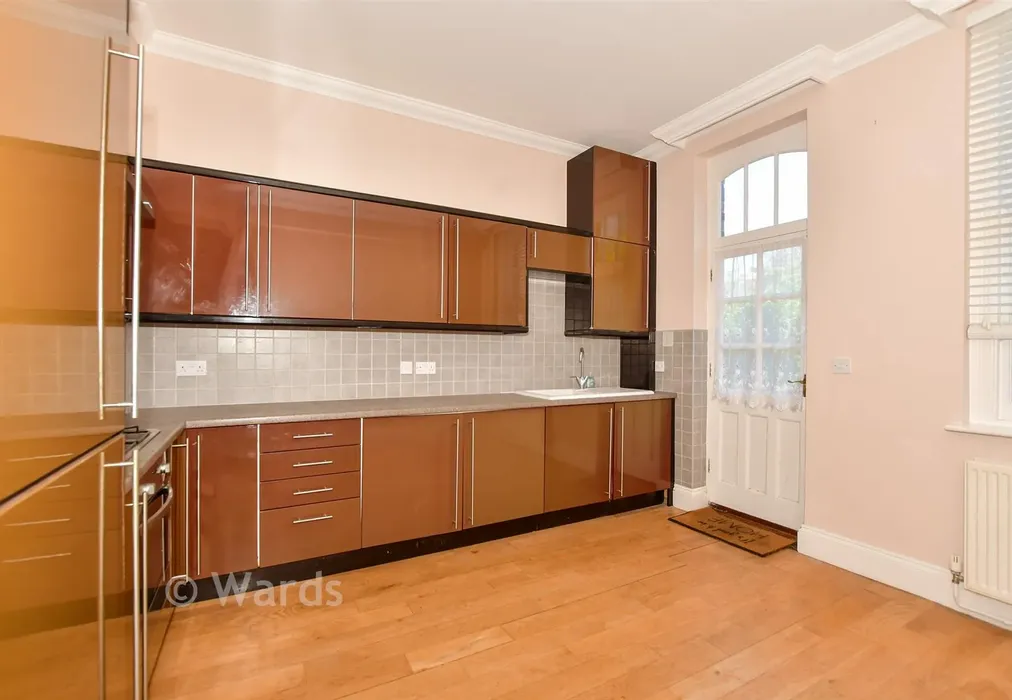 Kitchen - Wilkinson Drive, Deal, Kent - Wards of Kent