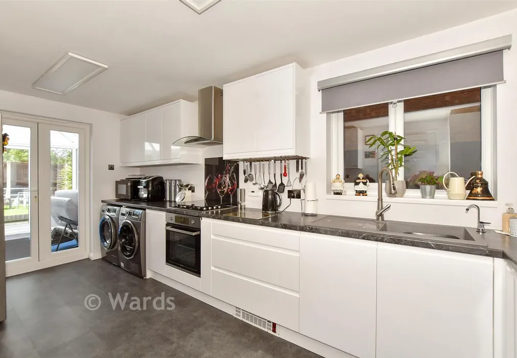 Kitchen - Geddes Close, Hawkinge, Kent - Wards of Kent