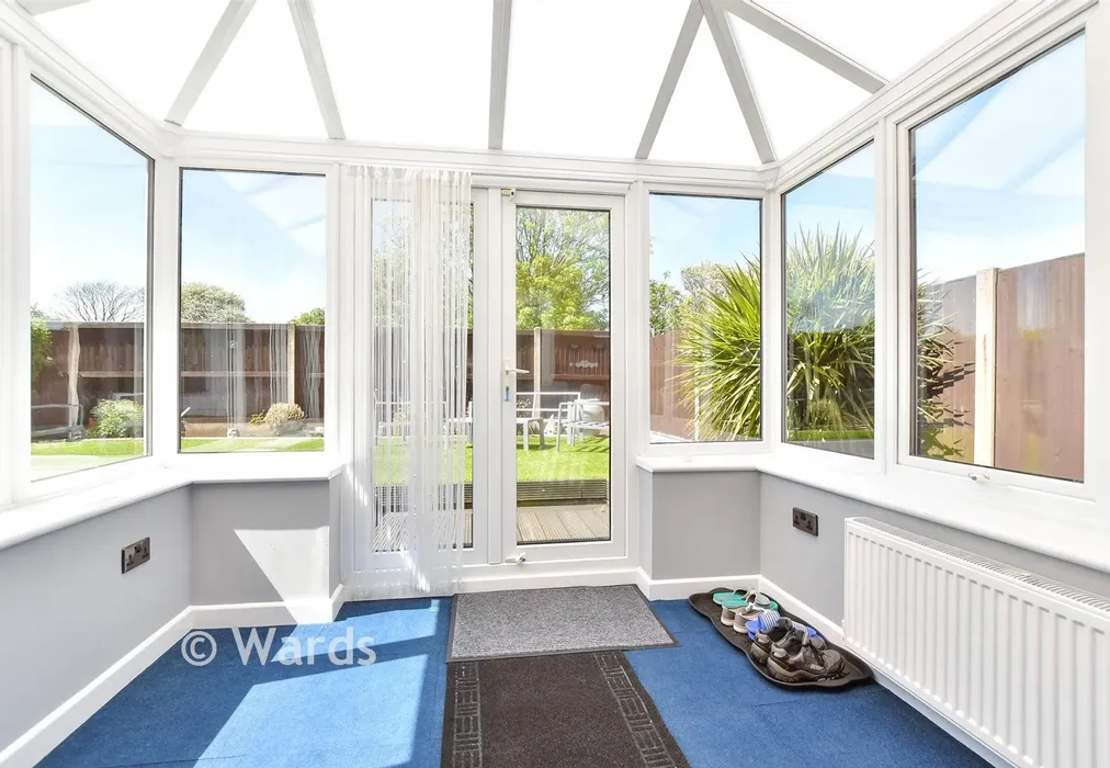 Conservatory - Geddes Close, Hawkinge, Kent - Wards of Kent