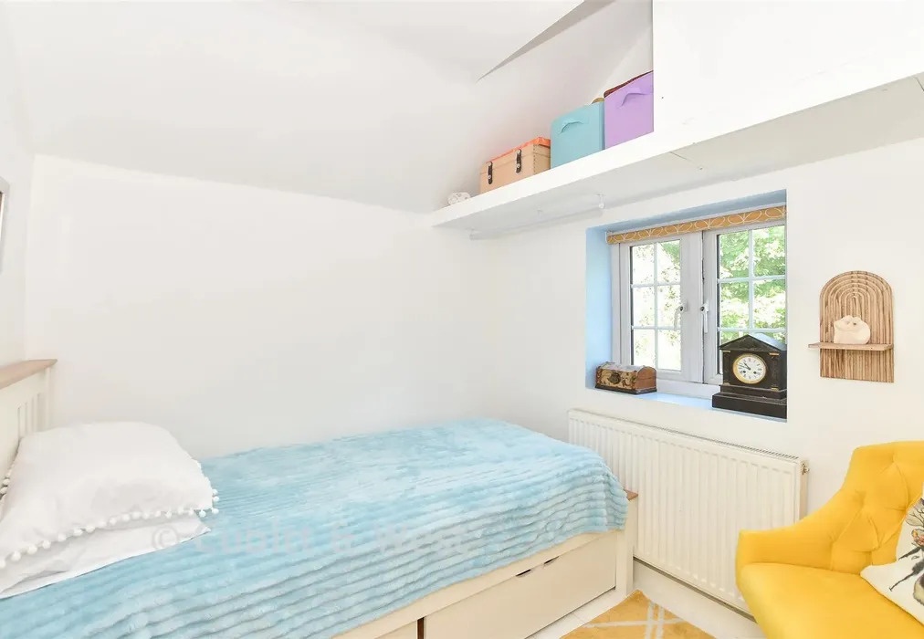 Bedroom 2 - North Row, Uckfield, East Sussex - Wards of Kent