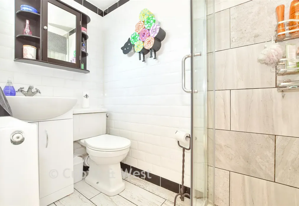 Shower Room - North Row, Uckfield, East Sussex - Wards of Kent
