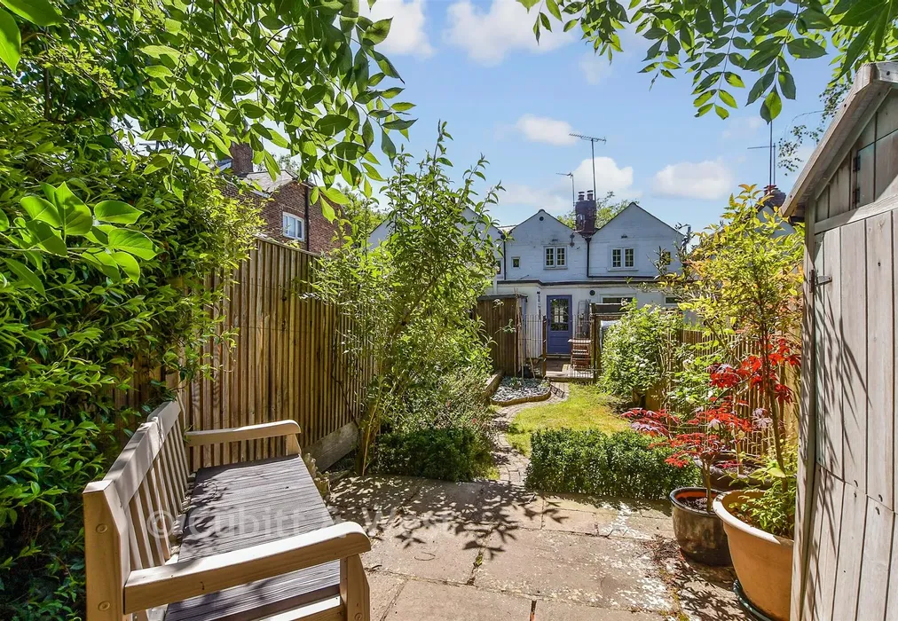 Rear Garden - North Row, Uckfield, East Sussex - Wards of Kent