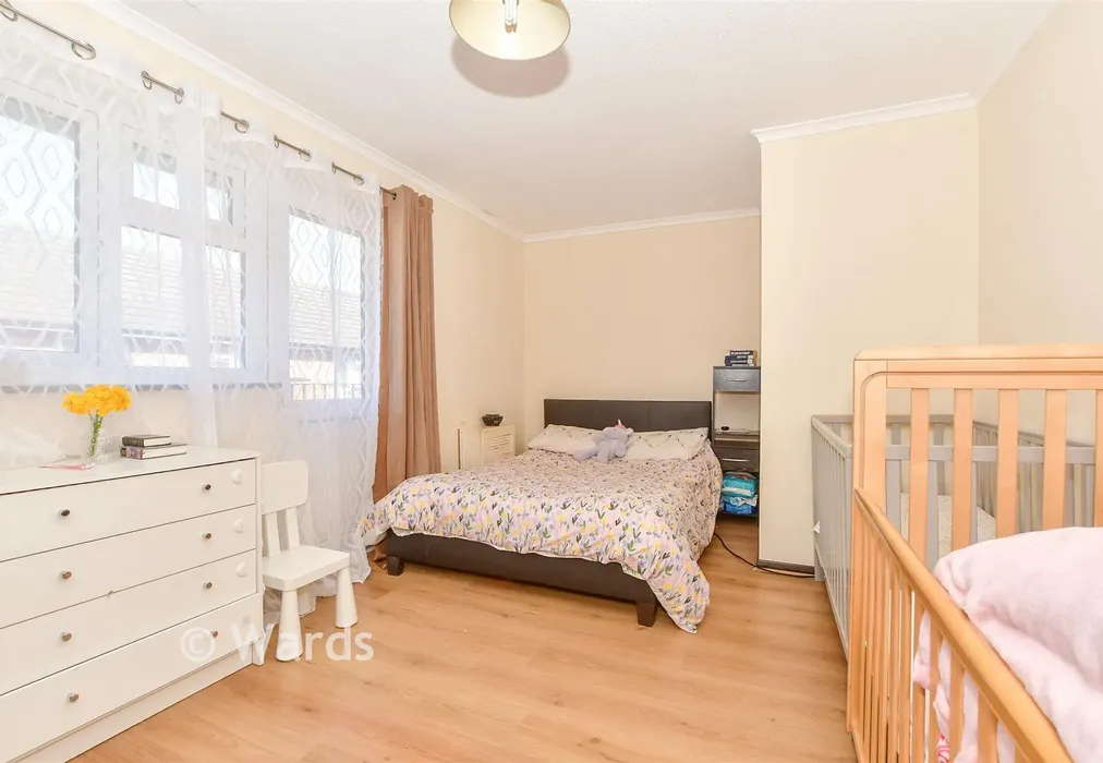 Bedroom - Old Park Avenue, Canterbury, Kent - Wards of Kent